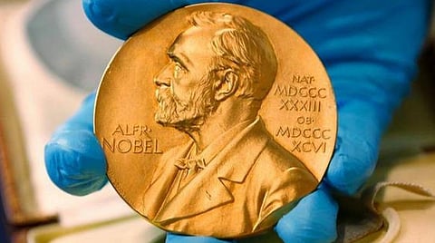 2021-க்கான அமைதிக்கான நோபல் பரிசுக்கு டேவிட் அட்டன்பரோ, போப் பெயர்கள் பரிசீலனை