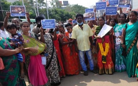 நரிக்குறவர் இன பெண் ஆவடியில் வேட்புமனு தாக்கல்