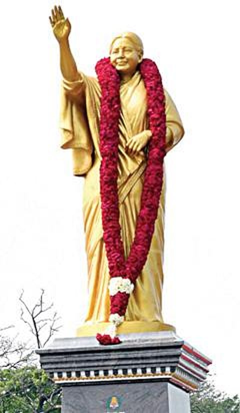 சென்னை மெரினா உயர்கல்வி மன்ற வளாகத்தில் உள்ள ஜெயலலிதா சிலை. (கோப்புப் படம்)