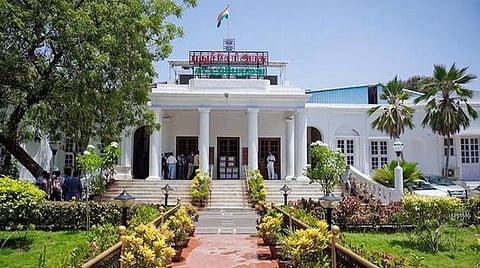 புதுச்சேரியில் தேர்தல் காலத்தில் வாங்கிய கரோனா பரிசோதனை சாதனங்கள் மாயம்: ஆளுநரிடம் புகார்