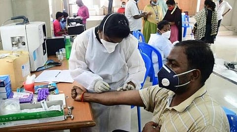 பிப்ரவரி 7: தமிழக நிலவரம்: தொற்று பாதிப்பு, குணமடைந்தோர், பலி எண்ணிக்கை- முழுமையான பட்டியல்