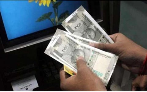 புதுச்சேரி: ஏடிஎம்மில் தவறவிட்ட பணம் நேர்மையானவரால் கிடைத்தது