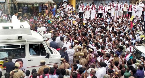 சிதம்பரம் தெற்கு வீதியில் பிரச்சாரம் செய்த திமுக இளைஞரணி செயலாளர் உதயநிதி ஸ்டாலின்.