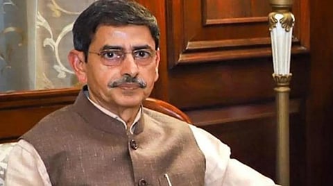 திமுக விதிமீறலை தேர்தல் ஆணையம் கண்டுகொள்ளவில்லை: ஆளுநர் ஆர்.என்.ரவியிடம் அதிமுக நிர்வாகிகள் புகார்