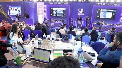 IPL Auction 2022 | இளம் வீரர்களை வாங்க கோடிகளை கொட்டிய அணிகள் - கலீல் அகமது, சகாரியாவுக்கு லக்