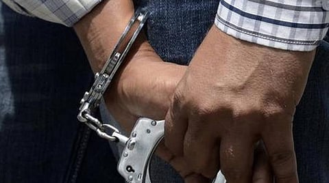 திருப்பத்தூர் அருகே ஊராட்சி மன்ற தலைவரை தாக்கிய 4 பேர் கைது: காவல் துறையினர் நடவடிக்கை