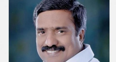 புதுவையில் அரசு அறிவிப்புகள் ஏன் நடைமுறைக்கு வரவில்லை; ஆளுநர், முதல்வரை மீறிய அதிகார சக்தியுள்ளதா?: எதிர்க்கட்சித் தலைவர் சிவா கேள்வி