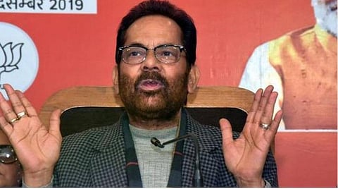 வகுப்புவாத பாடல், மதச்சார்பற்ற இசையுடன் வாக்குகளை கொள்ளை அடிக்கும் அரசியல் கட்சிகள்: மத்திய அமைச்சர் நக்வி குற்றச்சாட்டு