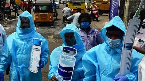 பிப்ரவரி 15: தமிழக நிலவரம்: தொற்று பாதிப்பு, குணமடைந்தோர், பலி எண்ணிக்கை- முழுமையான பட்டியல்