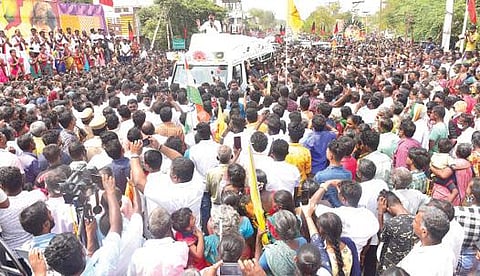 மதுரை ஆனையூரில் நடந்த திமுக பிரச்சாரக் கூட்டத்தில் பேசிய உதயநிதி எம்எல்ஏ. படம்: எஸ்.கிருஷ்ணமூர்த்தி