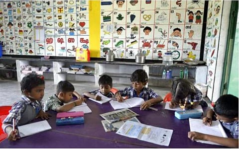 திருமணம், இறப்பு நிகழ்வுகளுக்கு கட்டுப்பாடுகள் தொடரும்: தமிழகத்தில் இன்று முதல் நர்சரி பள்ளி திறப்பு