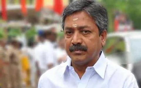 போலீஸாரை மிரட்டியதாக சி.வி.சண்முகம் மீது வழக்கு