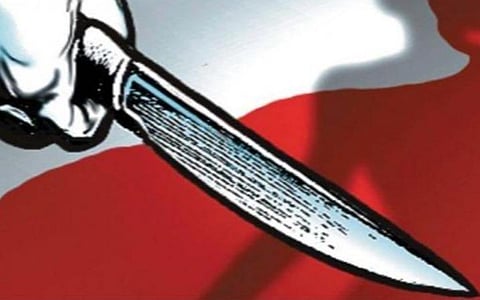 அரசு ஐடிஐ கல்லூரியில் வகுப்புக்கு மொபைலுடன் வந்ததை கண்டித்த ஆசிரியருக்கு கத்திக்குத்து