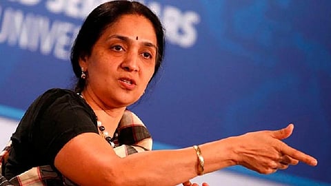 தேசியப் பங்குச் சந்தை முன்னாள் சிஇஓ சித்ரா ராமகிருஷ்ணன் வீட்டில் ஐ.டி ரெய்டு