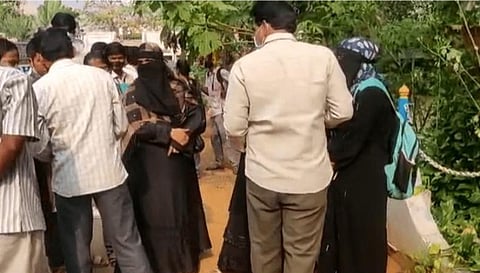 ஹிஜாப் அணிந்து வந்த மாணவிகளுக்கு விஜயவாடா கல்லூரியில் அனுமதி மறுப்பு