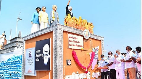 குடியரசு தினவிழாவில் புறக்கணிக்கப்பட்ட தமிழ் தலைவர்கள் அலங்கார ஊர்தி: சென்னையில் பொதுமக்கள் பார்வைக்கு வைக்கப்பட்டது
