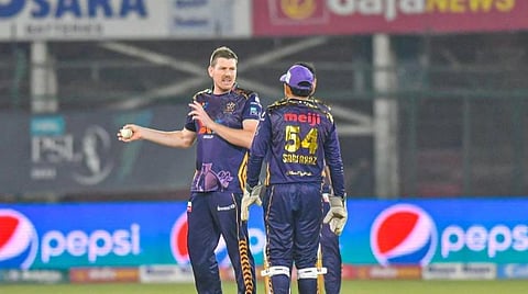 வங்கி கணக்கால் வாழ்நாள் தடை வரை சென்ற பிரச்சனை - பால்க்னர் விவகாரத்தில் என்ன நடந்தது?