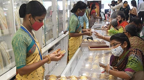 தங்கம் விலை சற்று குறைவு: இன்றைய நிலவரம் என்ன?