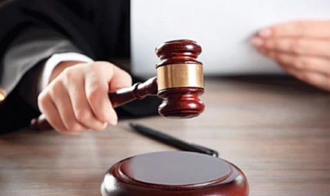 மதுரை இளைஞர் மரணத்தில் போலீஸ் மீது நடவடிக்கை கோரி வழக்கு: டிஜிபி அறிக்கை தாக்கல் செய்ய உத்தரவு