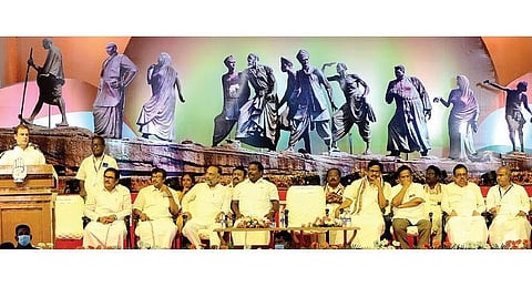 கட்சி அமைப்பின் அடிப்படை கட்டமைப்புகளை வலுப்படுத்த வேண்டும் - காங்கிரஸ் கட்சிக்கு முக்கியமான மாநிலம் தமிழகம்: உள்ளாட்சி உறுப்பினர்களுடனான கூட்டத்தில் ராகுல்காந்தி அறிவுறுத்தல்