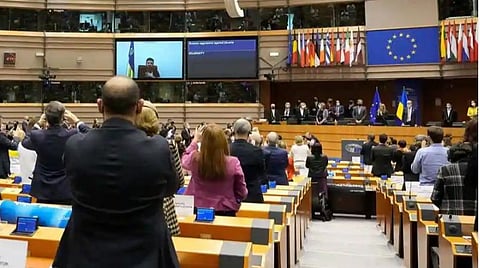 "எங்களுடன் நீங்கள் துணை நிற்பதை நிரூபியுங்கள்" - ஐரோப்பிய நாடாளுமன்றத்தில் உக்ரைன் அதிபர் ஆவேச உரை
