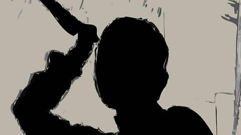 புதுச்சேரி: காதலிக்க மறுத்த பிளஸ் 2 மாணவி மீது தாக்கு- இளைஞர் மீது வழக்குப்பதிவு