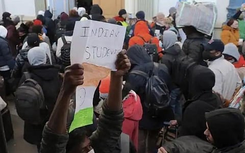 என் உயிரை காப்பாற்றிய தேசியக் கொடி: உக்ரைனில் இருந்து இந்தியா திரும்பிய மாணவர்