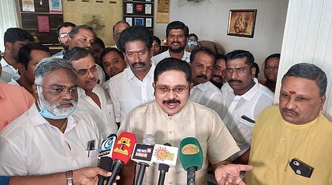 தேனியில் நிறைவேற்றப்பட்ட தீர்மானம் ’சுய பரிசோதனை’யின் தொடர்ச்சியாக இருக்கலாம்: தினகரன்