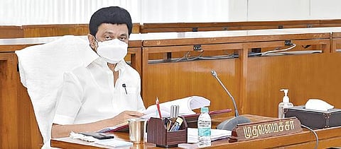 பேரவையில் தாக்கல் செய்யப்படவுள்ள 2022-23-ம் ஆண்டுக்கான பொது மற்றும் வேளாண் பட்ஜெட்டுக்கு ஒப்புதல் அளிப்பதற்கான அமைச்சரவைக் கூட்டம் முதல்வர் மு.க.ஸ்டாலின் தலைமையில் தலைமை செயலகத்தில் நேற்று நடைபெற்றது. இதில், அமைச்சர்கள், தலைமைச் செயலர், நிதி, தொழில் துறை உள்ளிட்ட பல்வேறு துறைகளின் செயலர்கள் பங்கேற்றனர்.