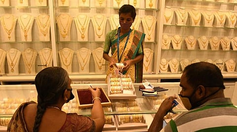 தங்கம் விலை கடும் உயர்வு: கிராம் 5 ஆயிரத்தை கடந்தது; பவுன் 40 ஆயிரத்தை தாண்டியது