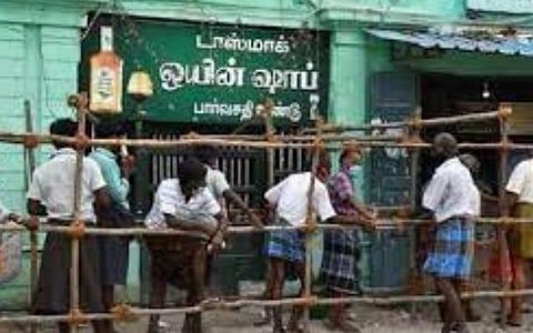 'டாஸ்மாக் கடைகளில் மதுபான விலையை உயர்த்துவதால் மதுப்பழக்கம் குறையாது' - மது குடிப்போர் விழிப்புணர்வு சங்கம்
