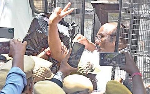 ஜெயக்குமார் ஜாமீன் கோரிய மனு: காவல்துறை பதிலளிக்க உயர் நீதிமன்றம் உத்தரவு