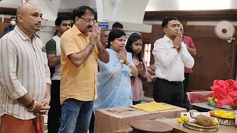 கோவா முதல்வர் பிரமோத் சாவந்த், ஸ்ரீதத்தா கோயிலில் வேண்டுதல்