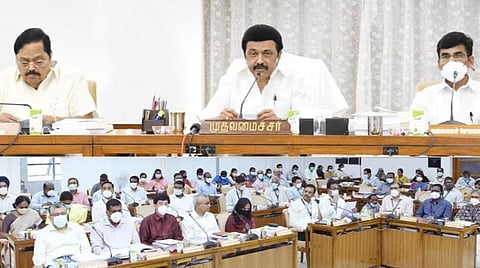 கிராம மக்களுக்கான இரு திட்டங்களுக்கு மாவட்ட ஆட்சியர்கள் முன்னுரிமை தரவேண்டும்: முதல்வர் ஸ்டாலின்