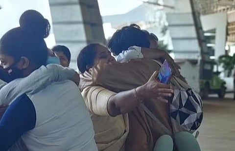 ஏவுகணைகளால் தாக்கப்படுவோம் என ஒவ்வொரு நொடியும் பயந்தோம்: உக்ரைனிலிருந்து திரும்பிய மாணவர் பேட்டி