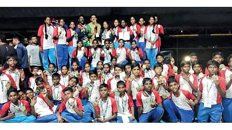 சென்னை அணியின் சிலம்பு சாகசம்!