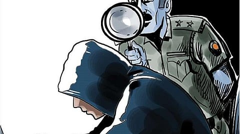 ஈரோடு: வங்கி சேவை மையத்திலிருந்து பேசுவதாகக் கூறி மின்வாரிய அலுவலரிடம் ரூ.1.18 லட்சம் மோசடி