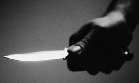 பெரியகுளம்: அரசு பள்ளியில் ஆசிரியரை கத்தியால் குத்த முயன்ற பிளஸ் 1 மாணவர்