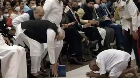 குடியரசுத் தலைவர், பிரதமரை சிரம் தாழ்ந்து வணங்கிய 126 வயது சுவாமி சிவானந்தா