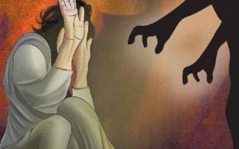 வேலூர் | நள்ளிரவில் நண்பருடன் ஆட்டோவில் பயணித்தபோது இளம்பெண்ணை கூட்டு பாலியல் வன்கொடுமை செய்த 4 பேர் கைது