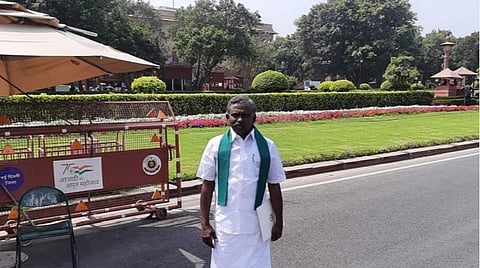 பிரதமர் அலுவலகத்திற்கு முன்பாக பி.ஆர்.பாண்டியன்.