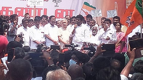 தமிழக அரசின் பட்ஜெட்டைக் கண்டித்து சென்னை வள்ளுவர் கோட்டத்தில் நடந்த ஆர்ப்பாட்டத்தில் பேசும் அக்கட்சியின் மாநிலத் தலைவர் அண்ணாமலை