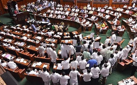 கர்நாடக மாநிலத்தில் கோயில் இடங்களில் மற்ற மதத்தினர் கடை வைக்க அனுமதி மறுப்பு