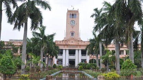 அண்ணாமலை பல்கலை.யில் உபரி ஆசிரியர்களுக்கு பணி நீட்டிப்பு