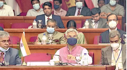 இலங்கை தலைநகர் கொழும்பில் நடைபெறும் 7 நாடுகளின் வெளியுறவுத் துறை அமைச்சர்கள் பங்கேற்கும் மாநாட்டில் மத்திய வெளியுறவு அமைச்சர் எஸ். ஜெய்சங்கர் கலந்து கொண்டார்.