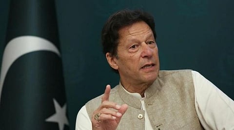 என் பதவியை பறிக்க அமெரிக்கா சதி செய்கிறது: இம்ரான் கான் குற்றச்சாட்டு