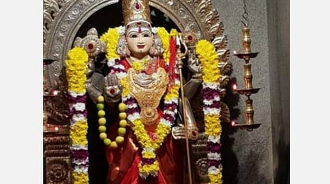 துலாம் ராசி அன்பர்களே! ஏப்ரல் மாத பலன்கள் - மனதில் தெளிவு; வழக்கில் சாதகம்; எதிலும் வெற்றி!