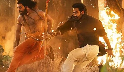 உலக அளவில் ரூ.900 கோடி வசூல் செய்து ஆர்ஆர்ஆர் சாதனை!