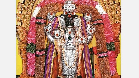 தனுசு ராசி அன்பர்களே! ஏப்ரல் மாத பலன்கள் - வேலையில் தாமதம்; அந்தஸ்து உயரும்; குழப்பம் தீரும்!