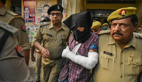 உத்தர பிரதேசத்தில் உள்ள கோரக்நாத் கோயிலில் தாக்குதல் - மிகப்பெரிய தீவிரவாத தாக்குதலுக்கு சதி?